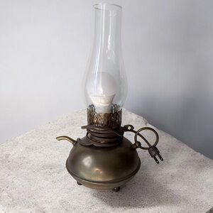 Antique-Style Brass Table Lamp with Clear Glass Chimney - Brass Finish